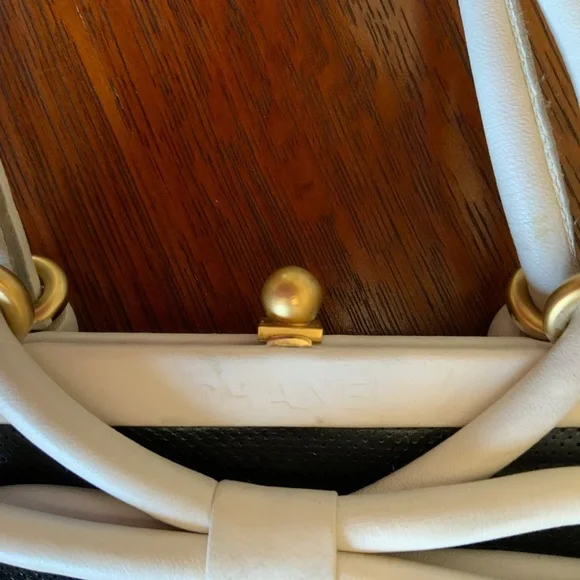 CHANEL PERFORATED KISS TOP CLOSURE BOW BLACK HANDBAG - Picture 14 of 14